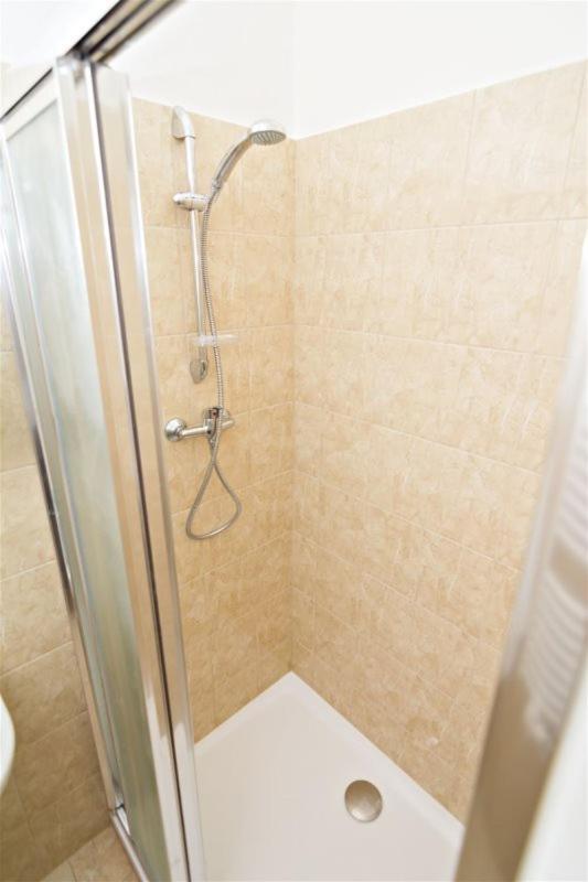 With 2 Bathrooms- 5 Minutes From Old Town - 102 M2 Apartment *