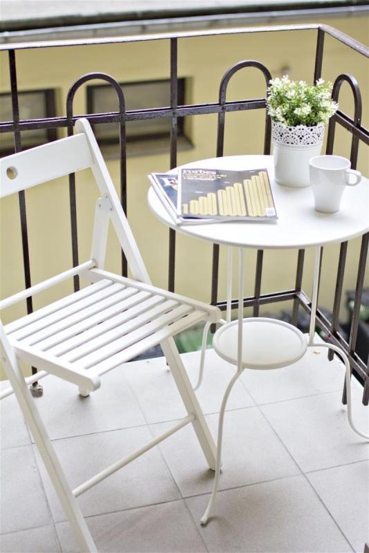 With 2 Bathrooms- 5 Minutes From Old Town - 102 M2 Prague