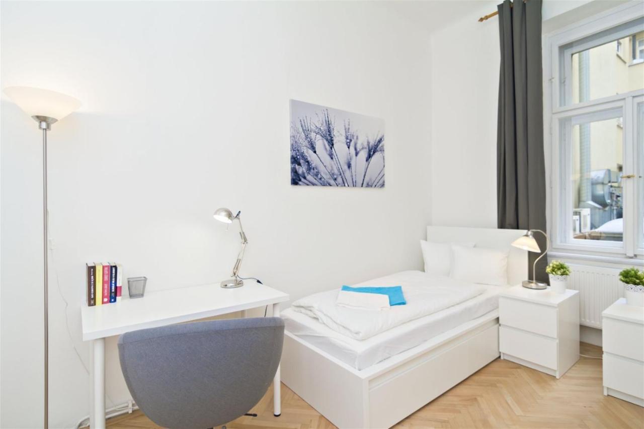 With 2 Bathrooms- 5 Minutes From Old Town - 102 M2 Prague