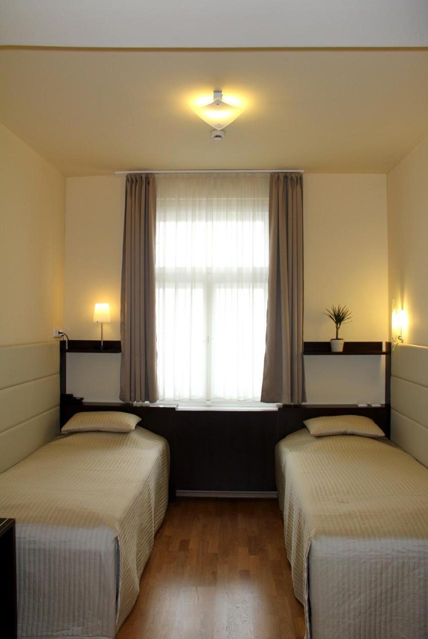 Trevi 4*
