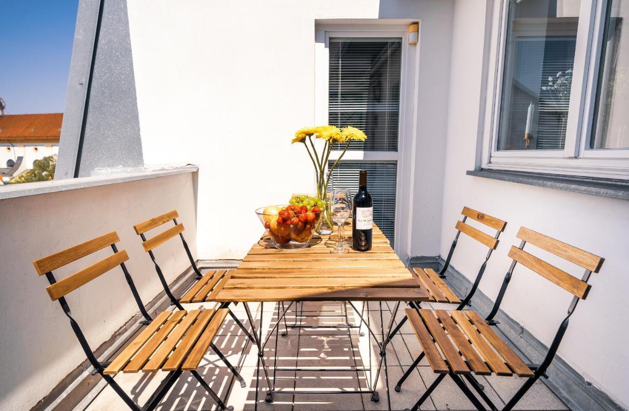 Alone 5br+3bath Penthouse In Center Of *