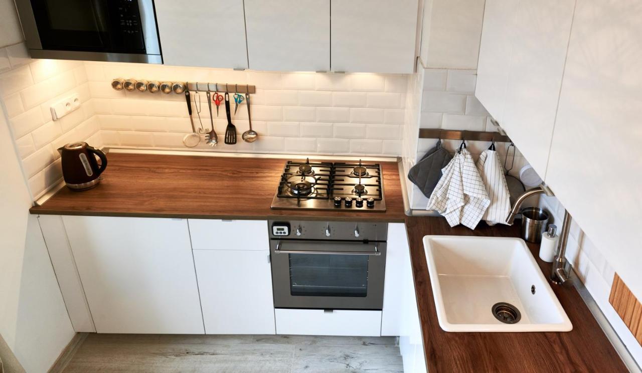 Bright Modern Apartment Prag