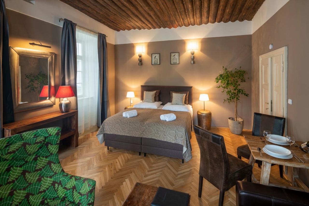Apartment Old Town - Michalska 4*