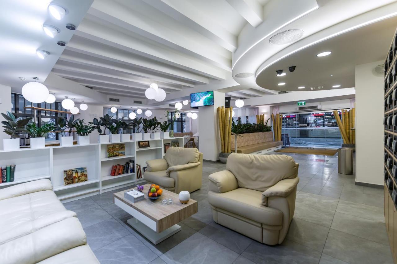 Hotel Merchants Crown And 5*