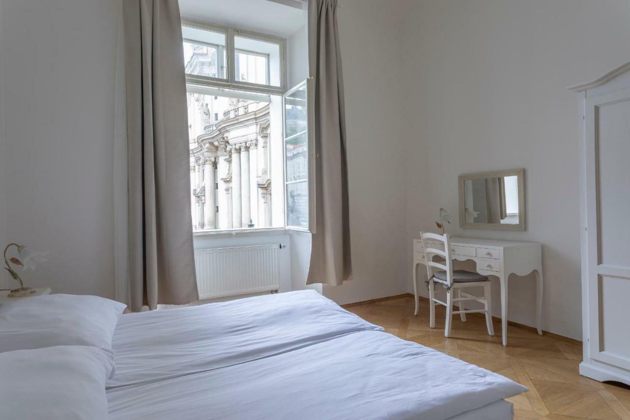 Three Golden Crowns Apartments Aparthotel Prague