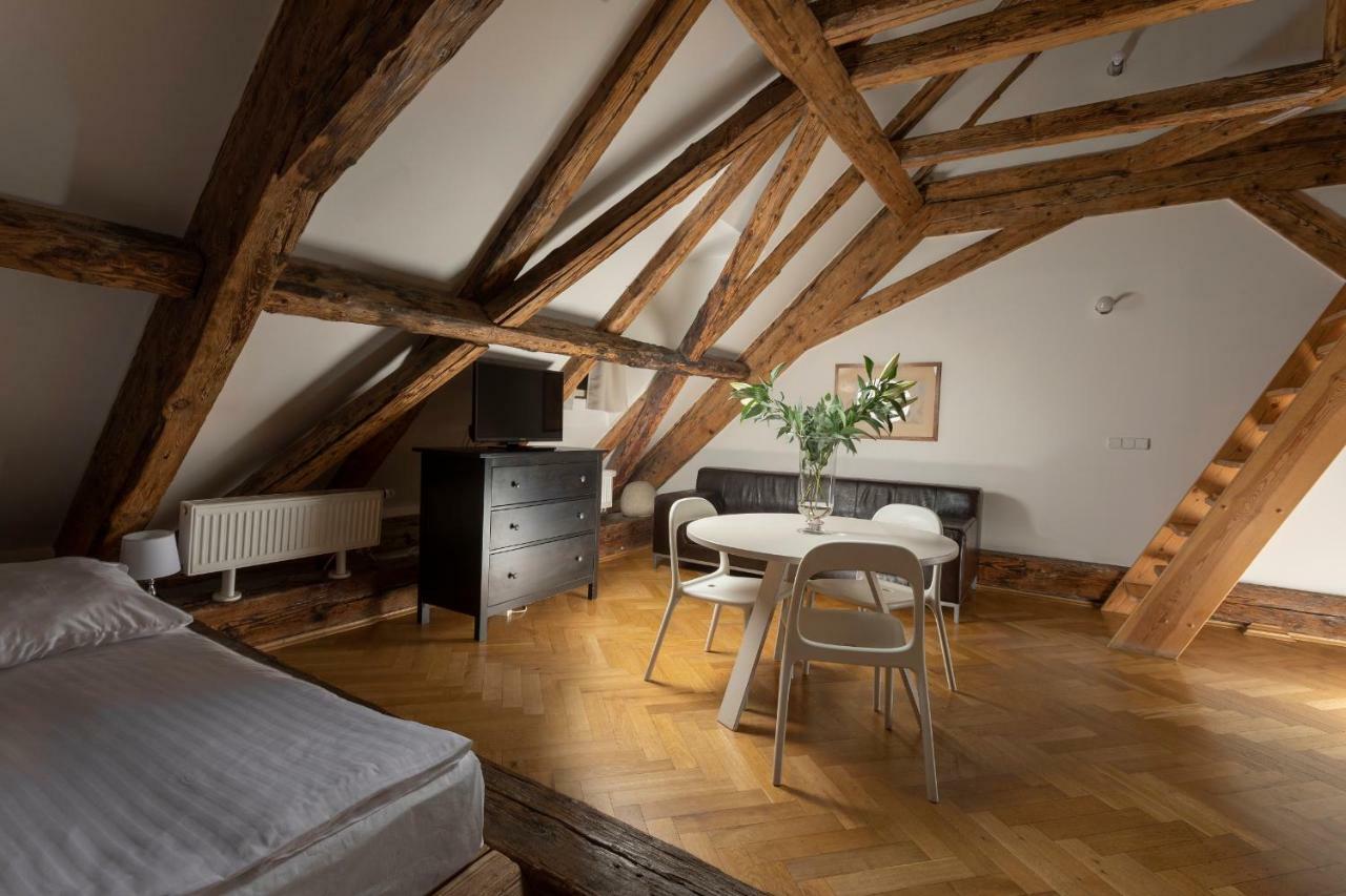Three Golden Crowns Apartments Aparthotel Prague
