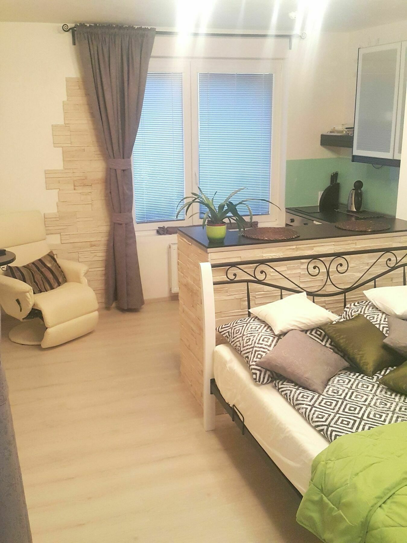 Apartment Bastien Near Airport Prague