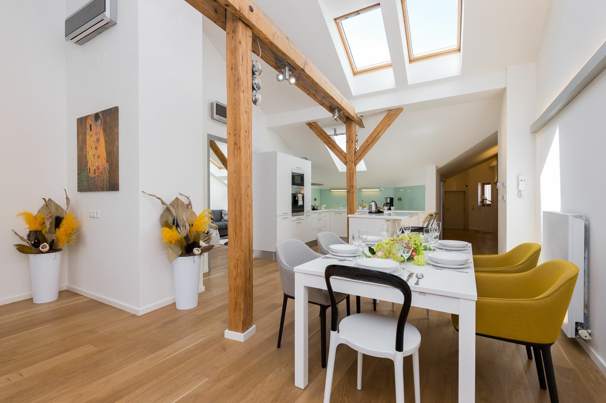 Apartment Empirent Center