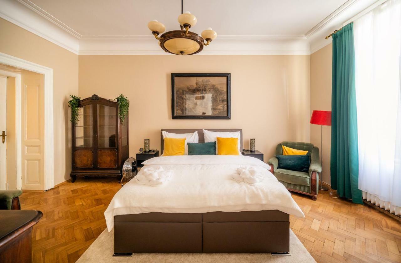 Apartment Luxurious Kafka Family In Old Town *