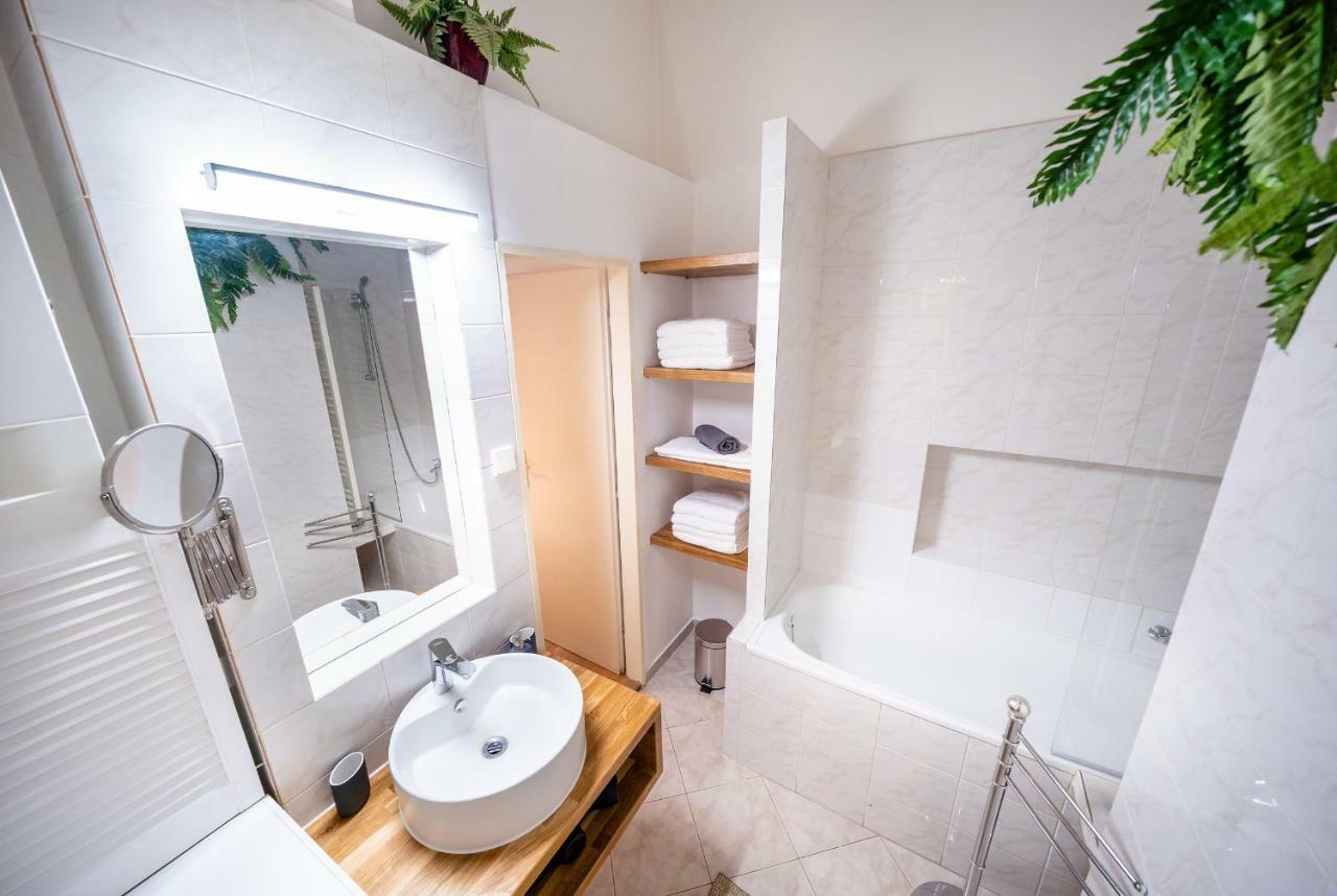 Apartment Luxurious Kafka Family In Old Town