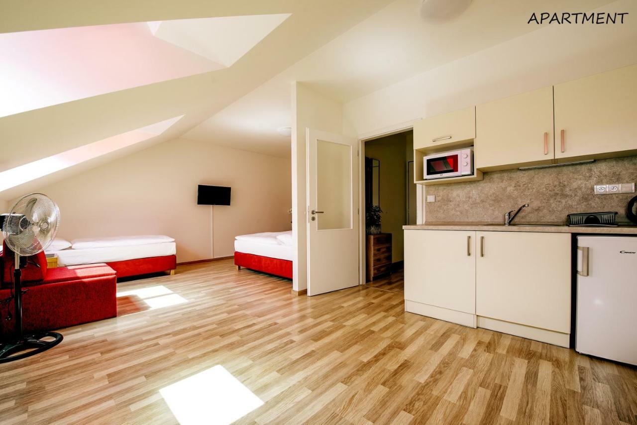 Otakar 3* Prague