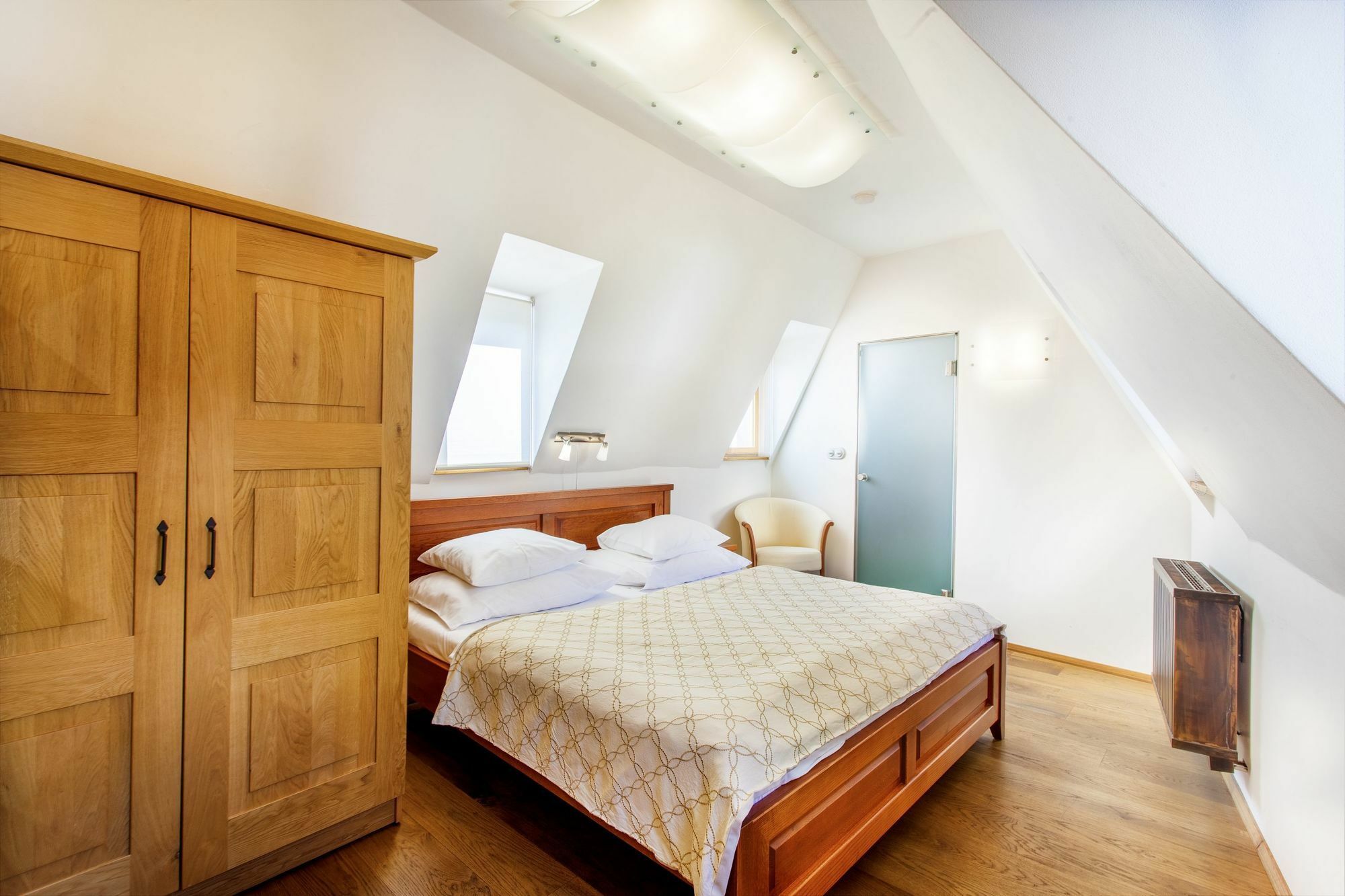 Otel At The Grape 4*