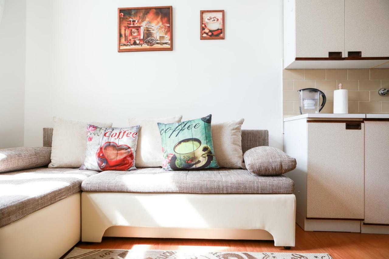 Charming Close To Old Town&metro Apartment