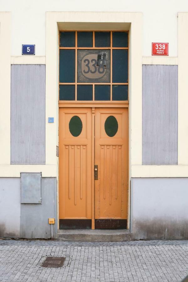 Charming Close To Old Town&metro Apartment *