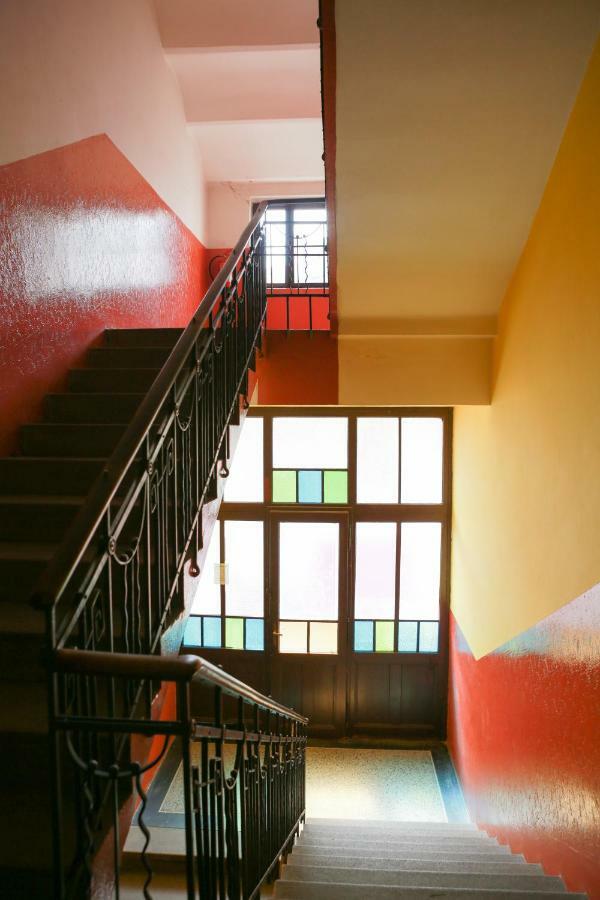 Charming Close To Old Town&metro Apartment *