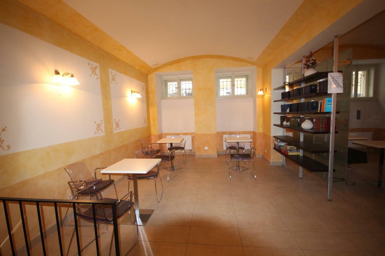 Halkova 5 Apartment *