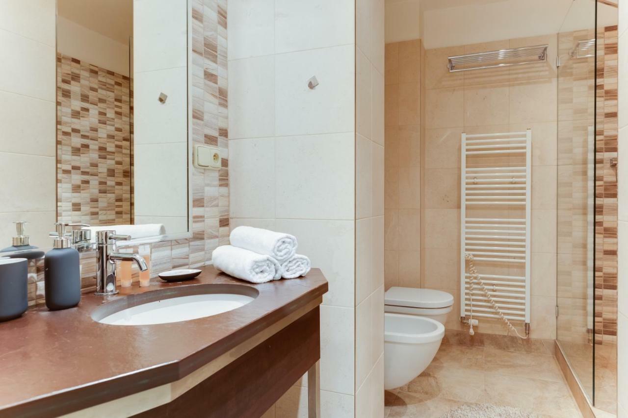 Halkova 5 * Prague