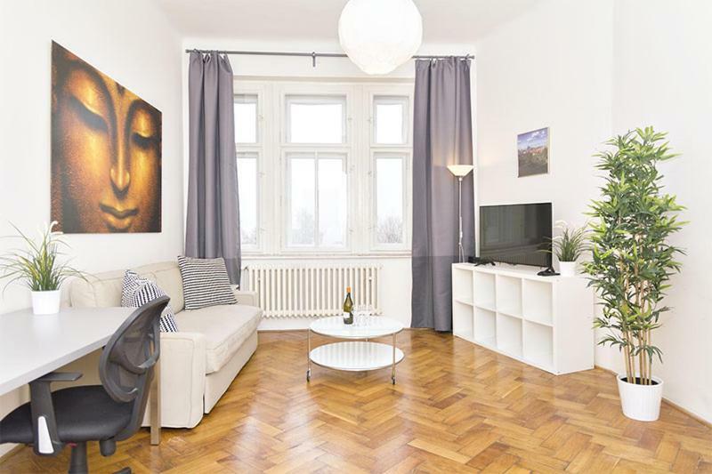 With 2 Bathrooms- 5 Minutes From Old Town - 102 M2 Apartment Prague