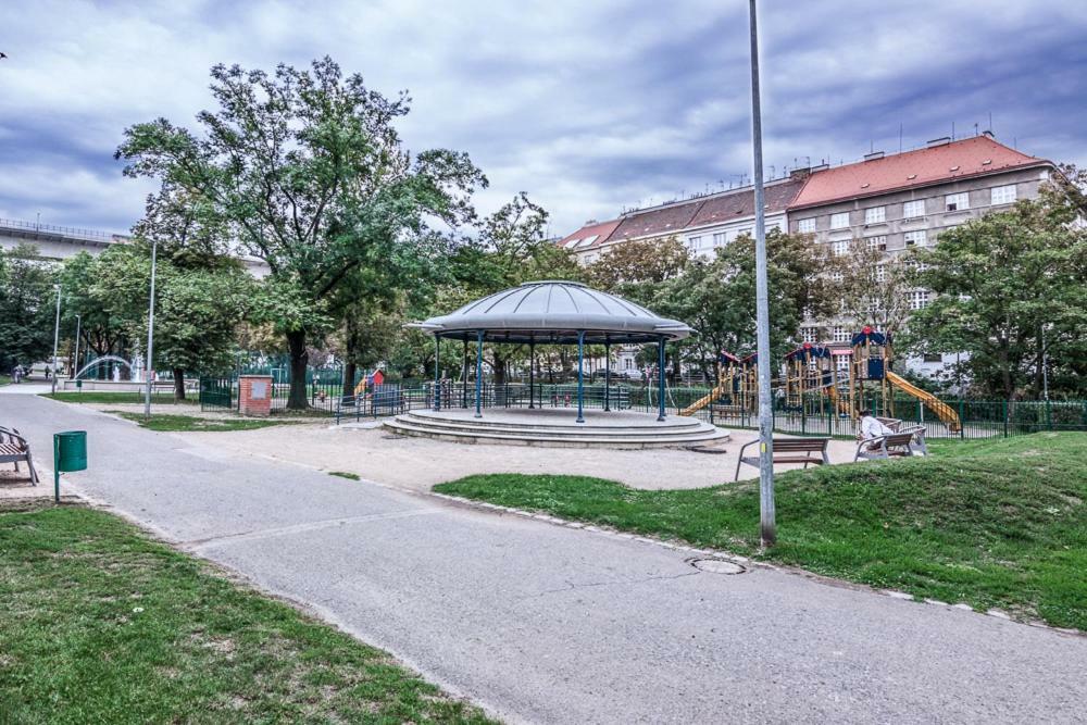 Your Sekaninova Prag