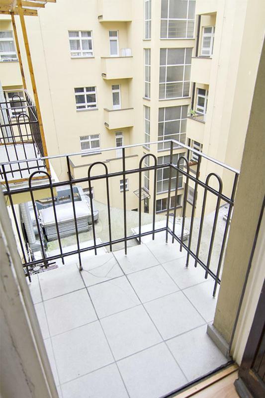 With 2 Bathrooms- 5 Minutes From Old Town - 102 M2 Prague