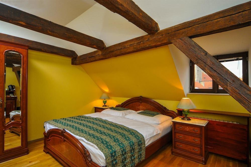 Otel Josephine Old Town Square - Czech Leading 4*