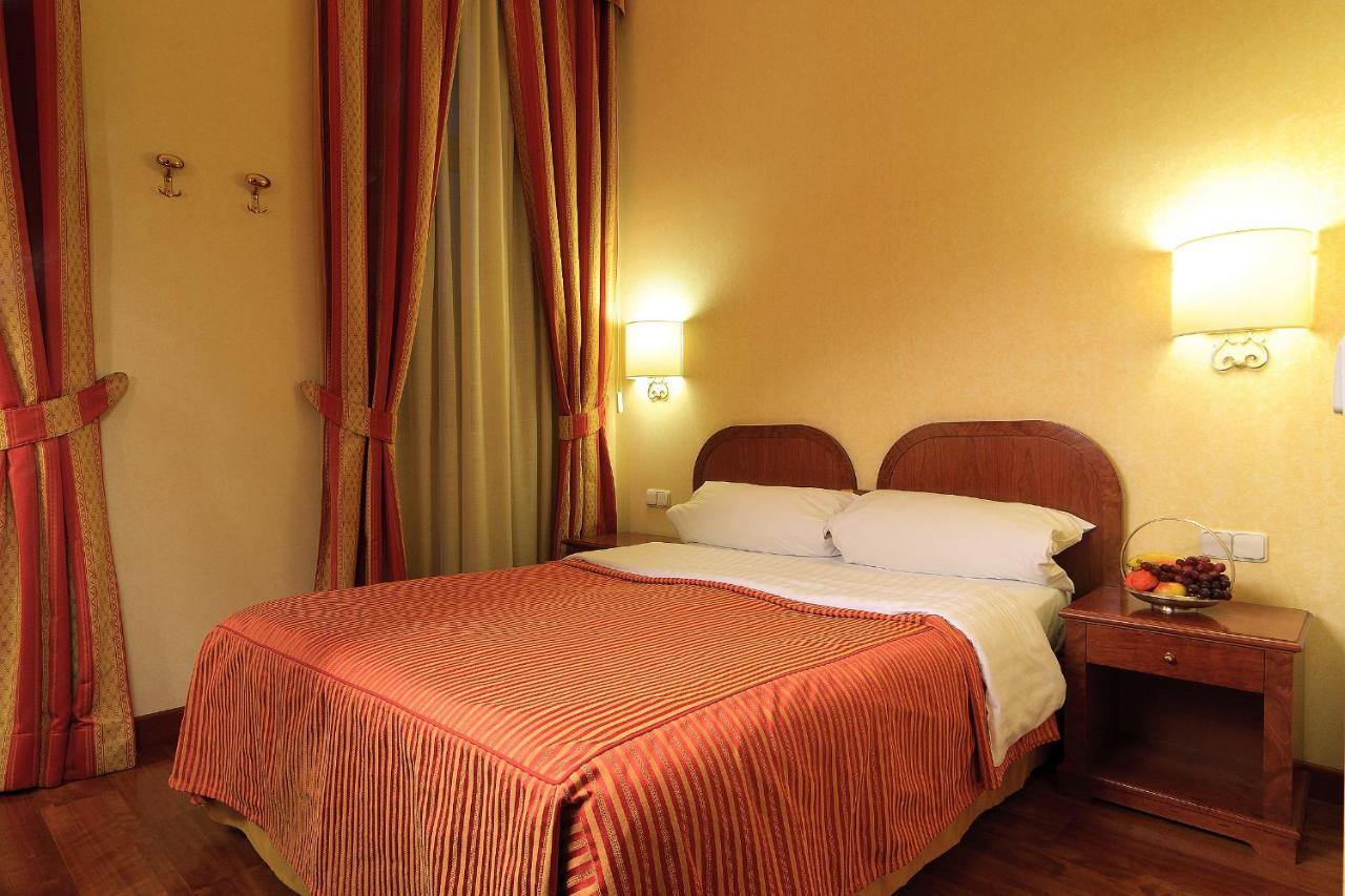 Kinsky Fountain Hotel Prague