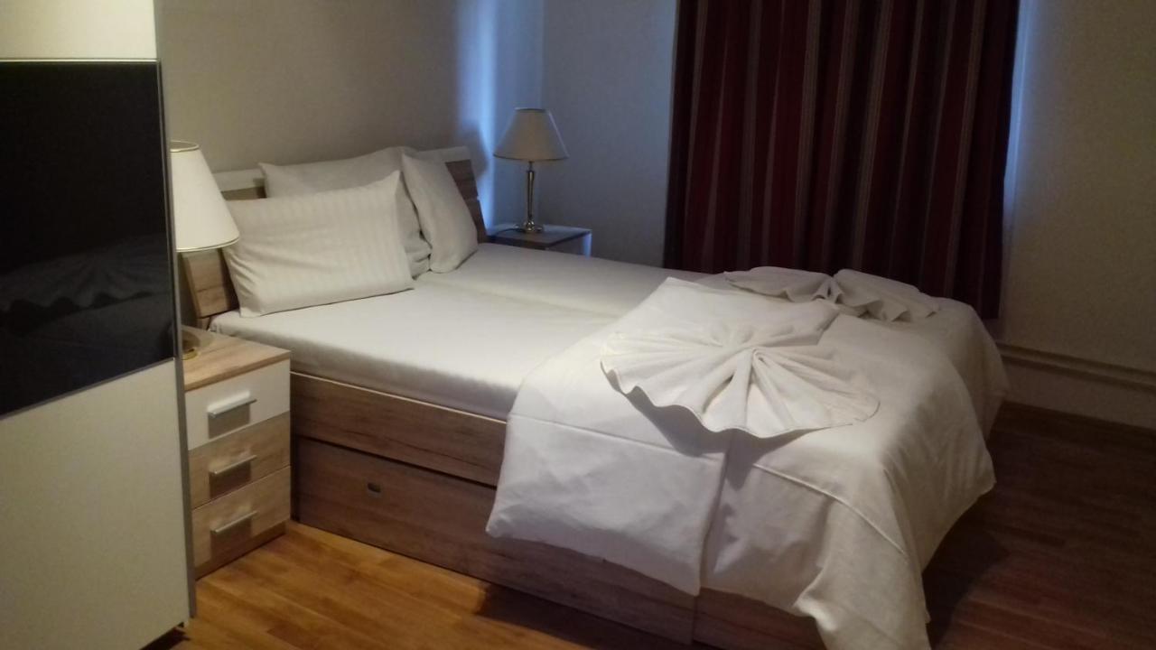 Sekaninova 52 Retro Flat Daire