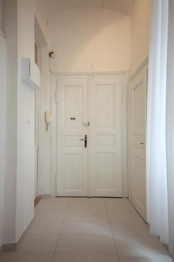 Sekaninova 52 Retro Flat Daire Prag