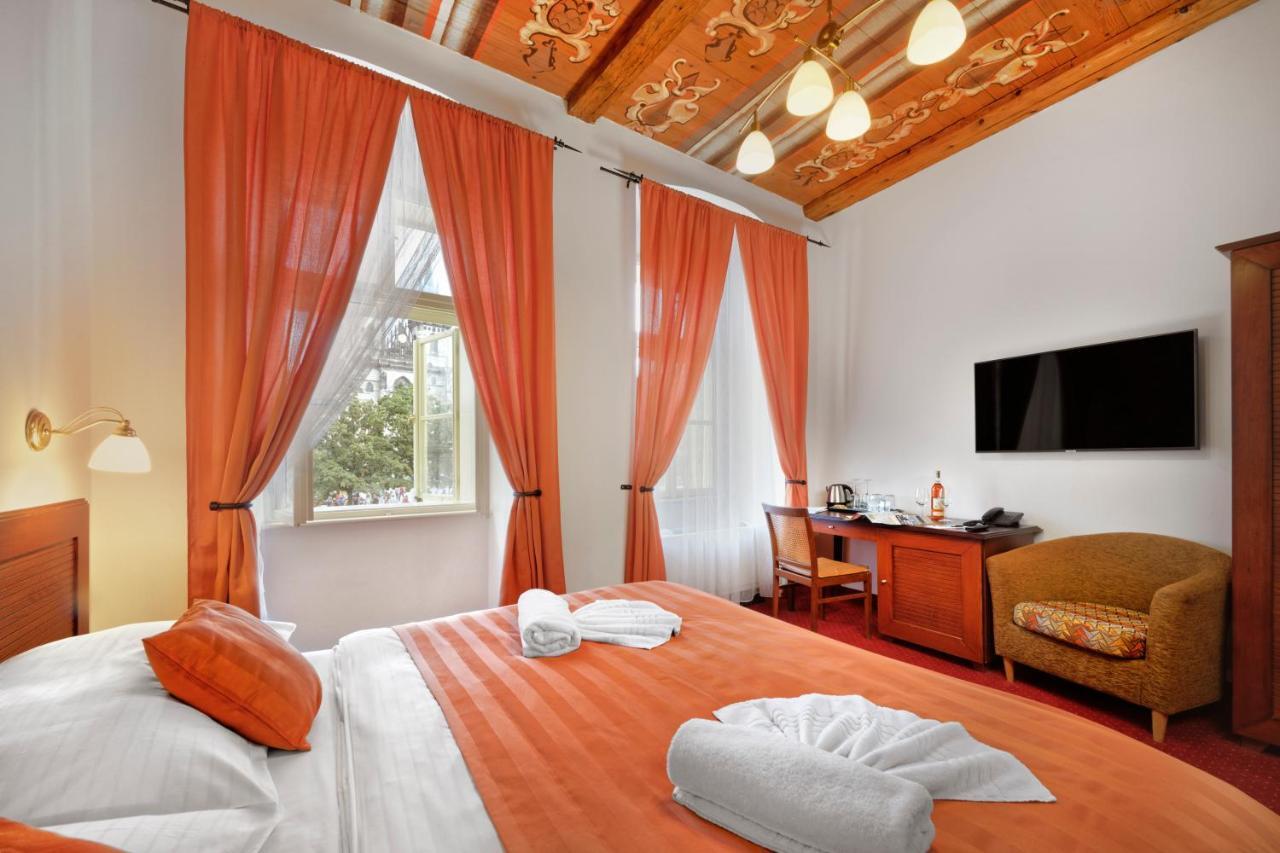 Lippert Prague