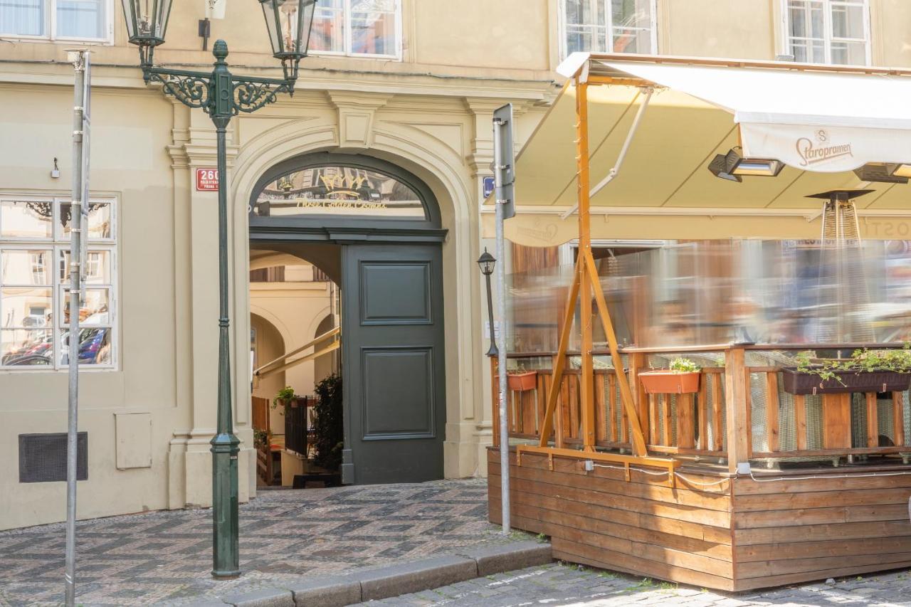Three Golden Crowns Apartments Aparthotel Prague