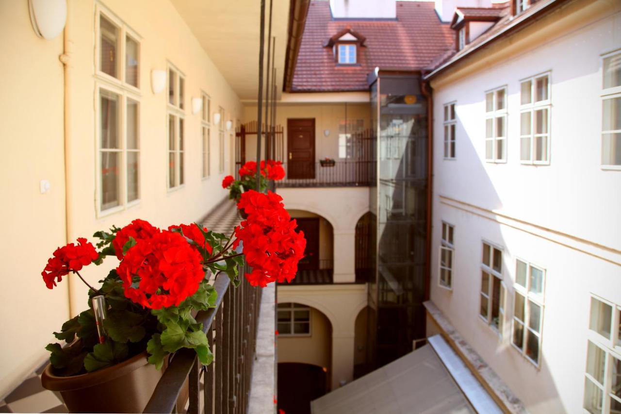 Aparthotel Three Golden Crowns Apartments Prague