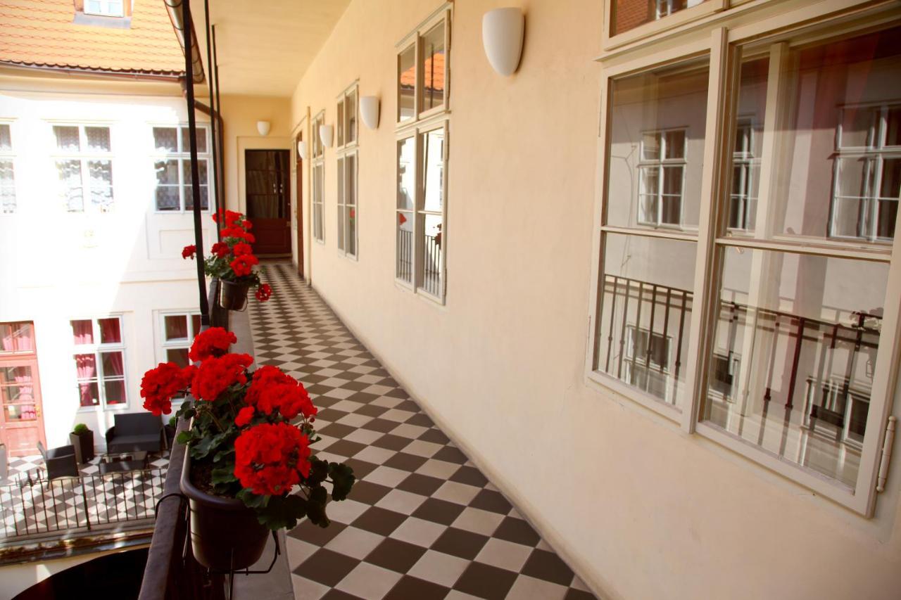 Aparthotel Three Golden Crowns Apartments 3*