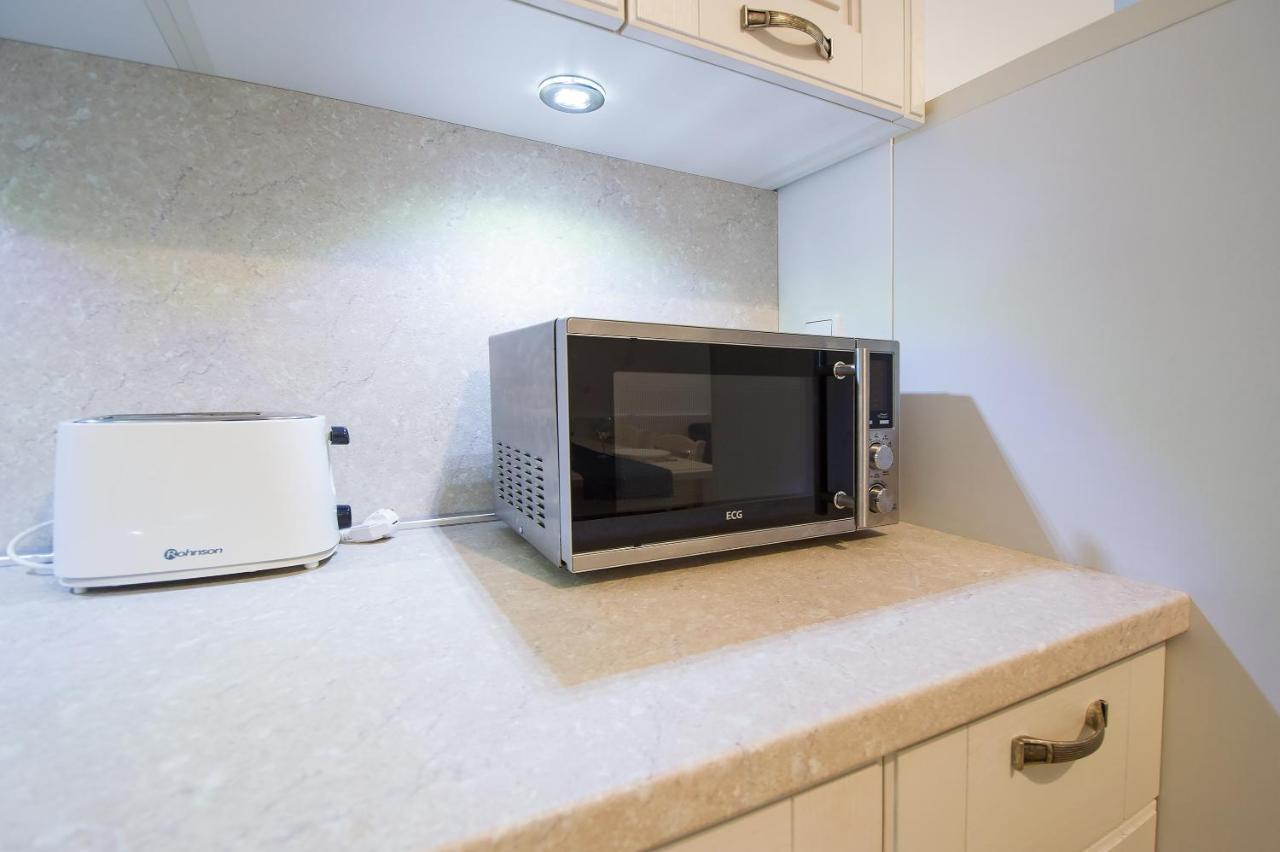 Modern Charvatova Daire *