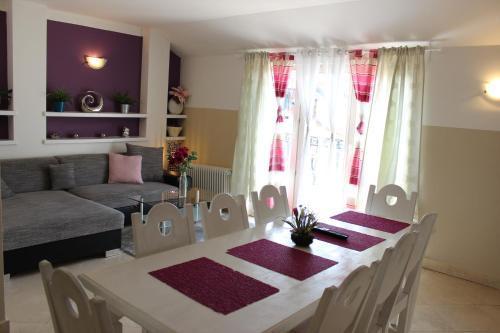Otel Legerova 33