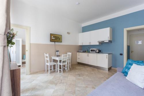 Legerova 33 Otel