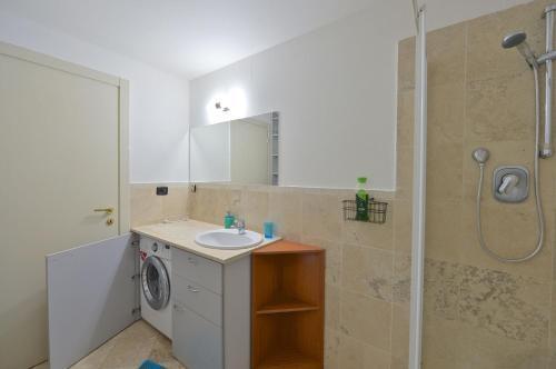 Legerova 33 Otel
