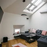 Huge 3-Bed Duplex W Sauna, Jacuzzi, Terrace & Ac