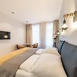 Abri Hotel