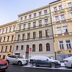Prague Days - Bright Flat - Small Balcony - Quiet Area