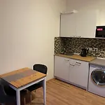 Sunlit Apartment Close To City Center