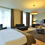 James Hotel & Apartments