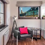 4 Arts Apartments By Adrez