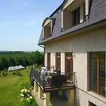 Villa Homestay Nad Helmrovkou