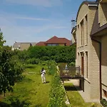 Villa Homestay Nad Helmrovkou