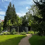 Backyard Eco Apartment