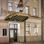 Hotel Maestro By Adrez