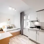 Peaceful Chic Studio In Central Prague