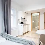 Peaceful Chic Studio In Central Prague