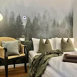 Pine - Prague Apartment