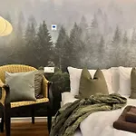 Pine - Prague Apartment